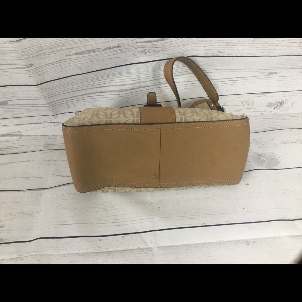 Fossil Camel Color Handbag. - Picture 3 of 4